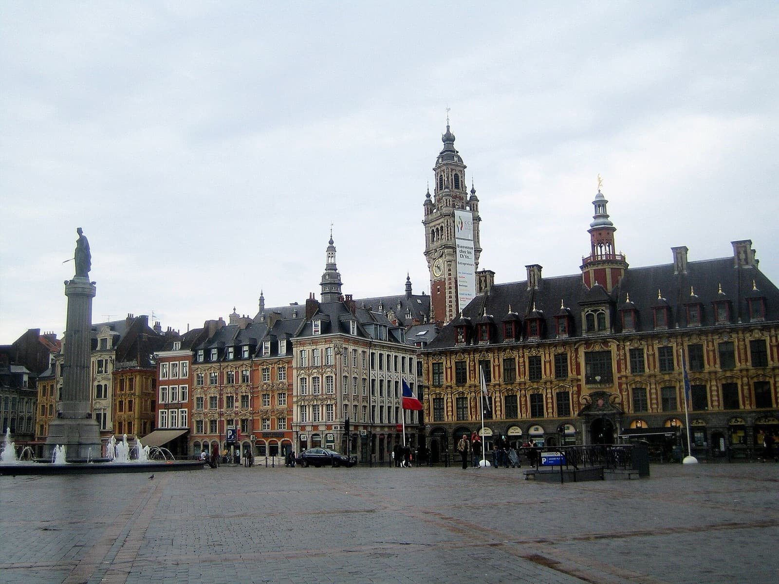 Lille : Jielbeaumadier grand place lille 2008.jpg